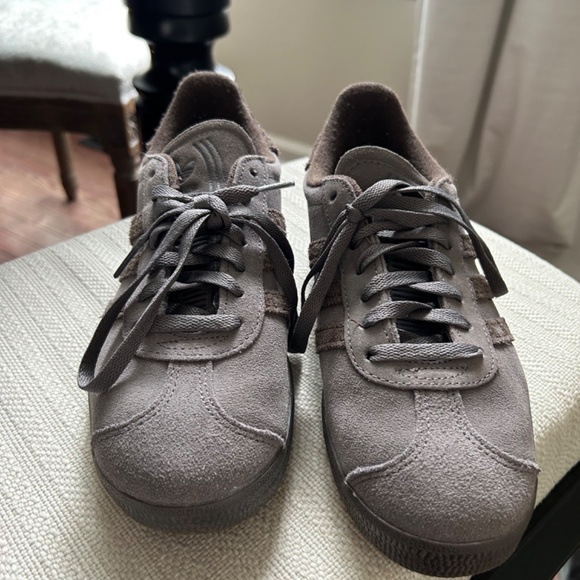 Adidas Grey Suede Gazelle Sneakers Trainers Warm Women's 8 / Men's 6.5 - Picture 6 of 7